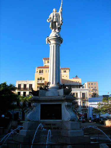 Touristic attractions of Puerto Rico : Columbus Square