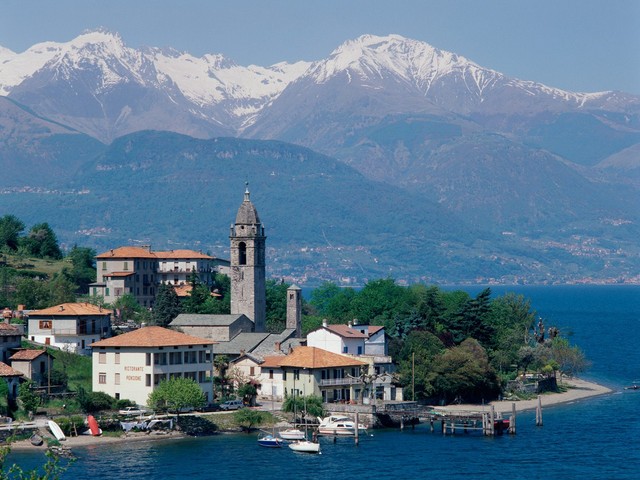 Touristic attractions of Europe : Lake Como, Italy
