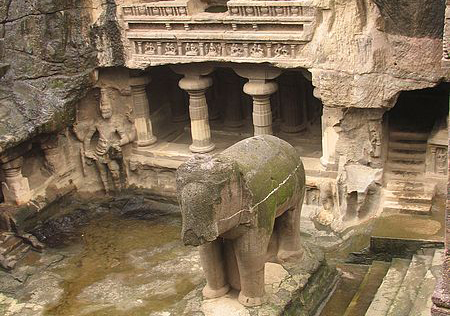 Touristic attractions of India : Ajanta and Ellora Caves, Mumbai