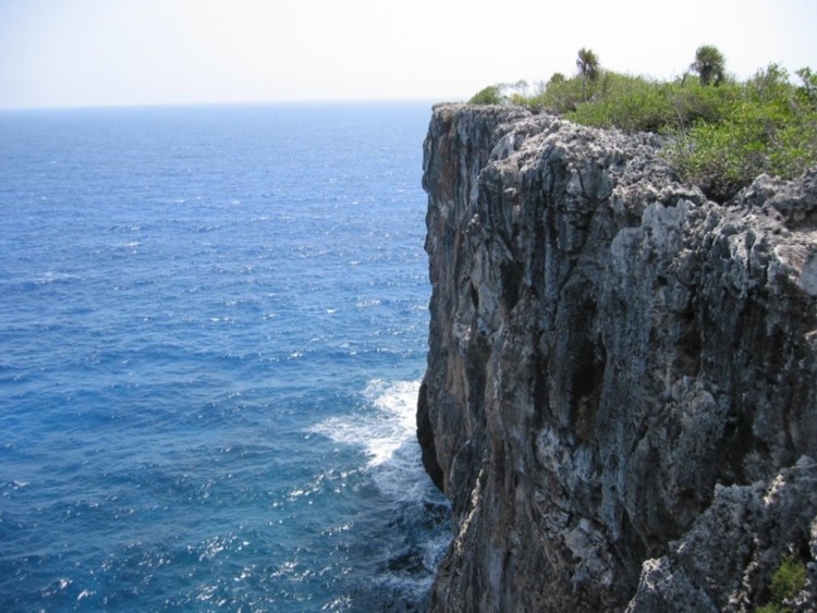 Touristic attractions of Cayman Islands : Cayman Brac (North East Point)