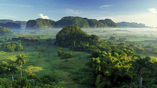 Touristic attractions of Cuba : Vinales Valley