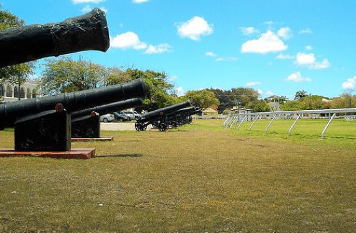 Touristic attractions of Barbados : Garrison Savannah Cannons