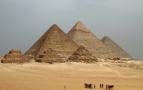 Touristic attractions of Africa : Pyramids of ancient Egypt