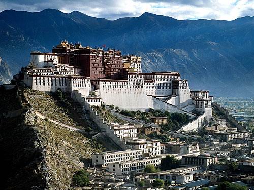 Touristic attractions of China : The Potala Palace