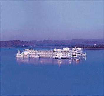 Touristic attractions of India : Lake Palace, Udaipur